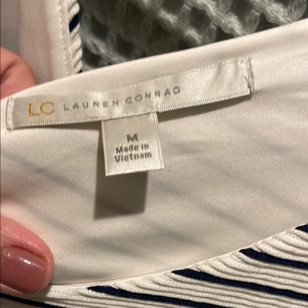 FREE with closet purchase navy and White /cream open back Dress Lauren Conrad M - Picture 2 of 5